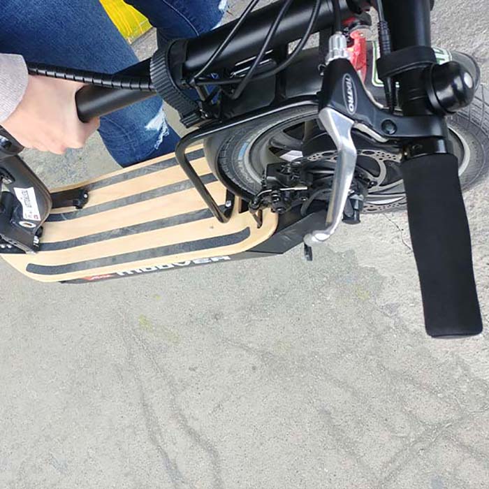 metz-moover-e-scooter-zusammengefaltet metz-moover-e-scooter-zusammengefaltet