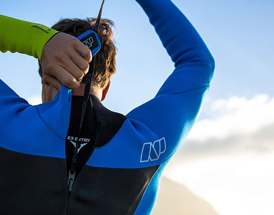 Rise Back Zip Neopren